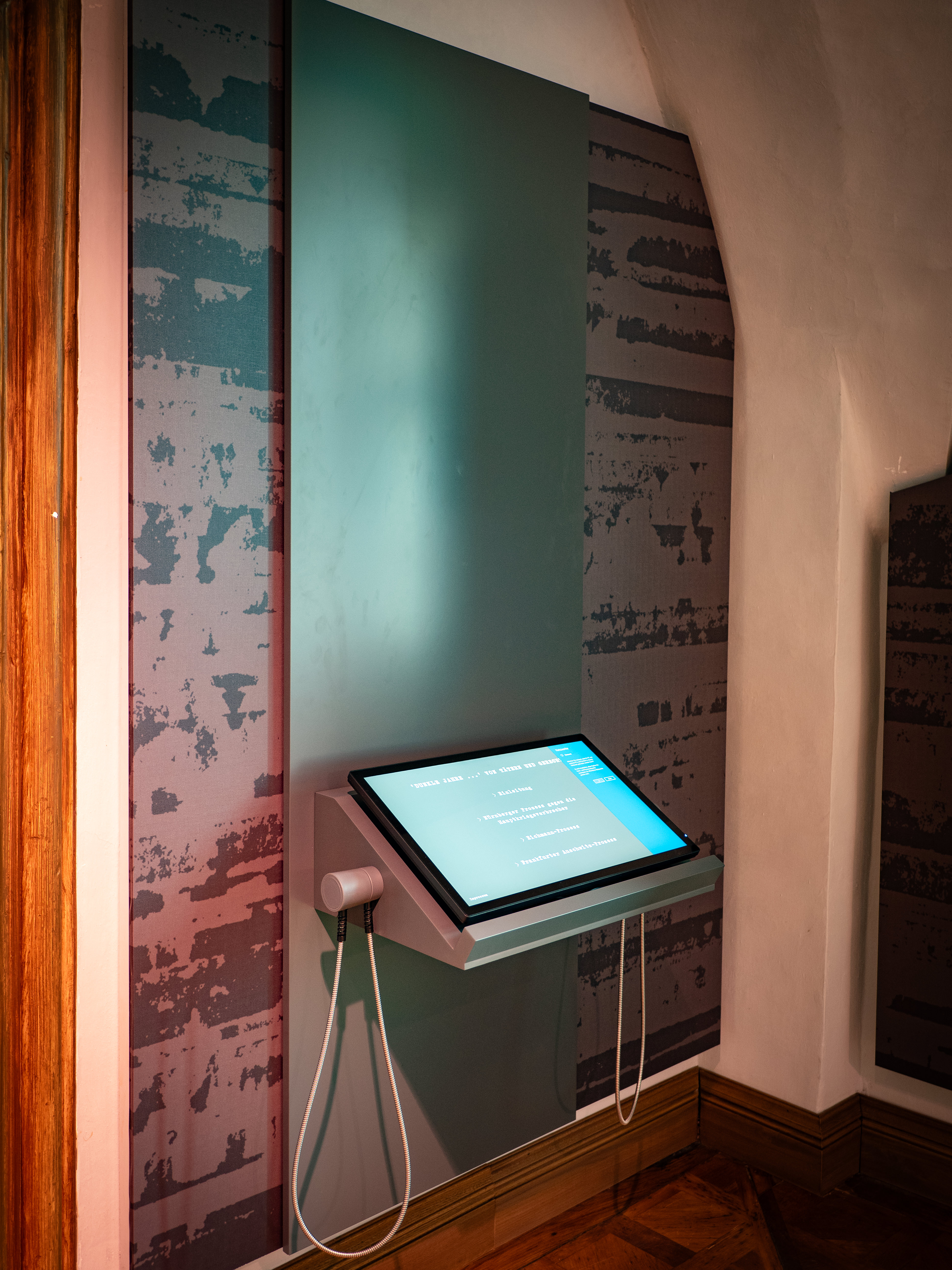 Friedensburg Schlainining, Dunkle Zeiten